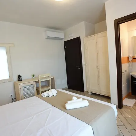 Camere Le Vie Di Omero 3* Torre dell'Orso